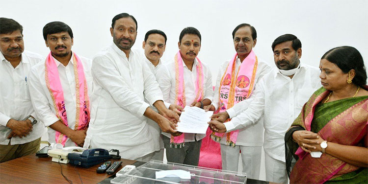 cm kcr given b form to nomula bhagath 