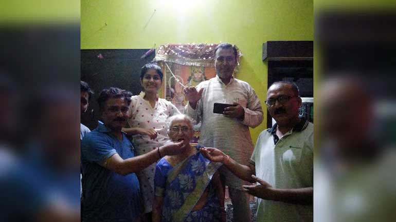85 year old gorakhpur woman defeated covid with proning technique 