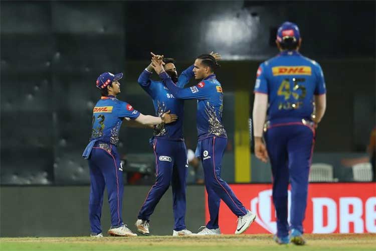 mumbai indians won by 13 runs against hyderabad in ipl 2021 9th match 