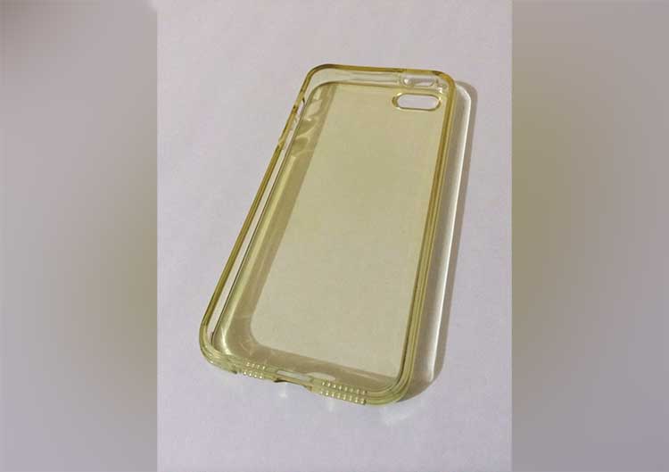 why smart phone silica cases turn yellow 