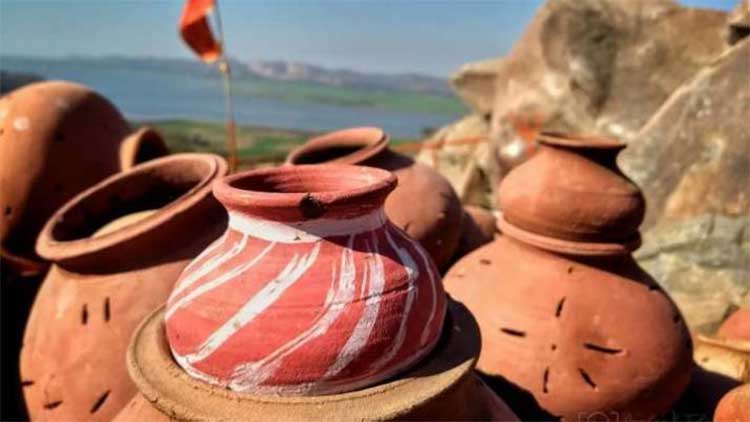put earthen pot filled with water in this direction in house see what happens 