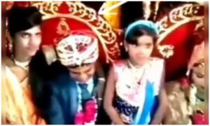 brides sister kissed groom on wedding stage 