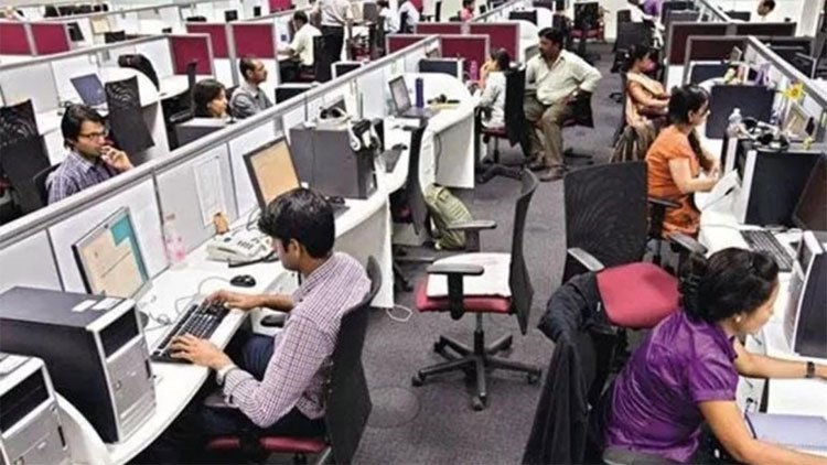 with in one year 30 lakhs of it employees may lose their jobs report 