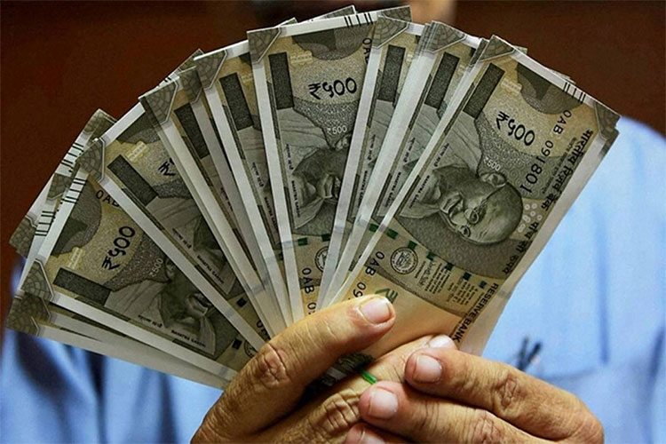 sbi offers cash withdraw and deposit services at home 