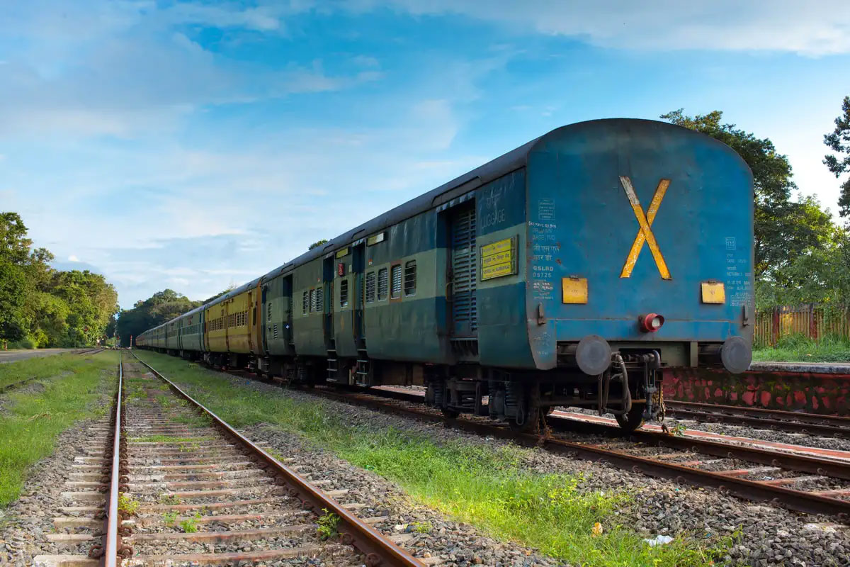 why x symbol is on train last coach back side 