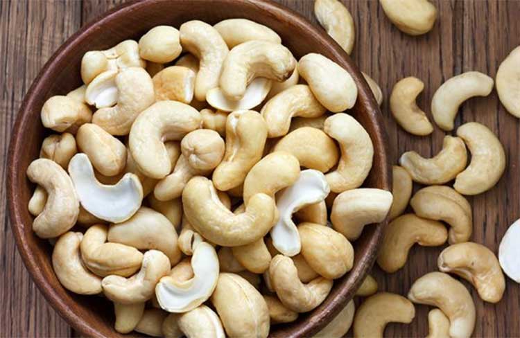 take cashew nuts in this way to boost memory power 