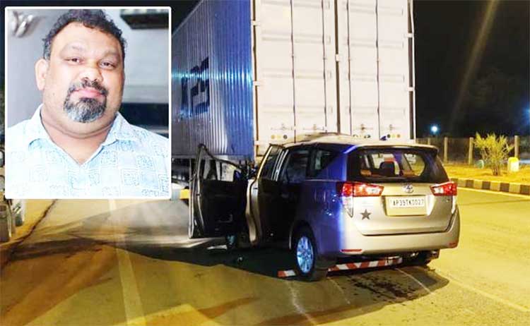 kathi mahesh car driver told all details what happened when the accident occurred 