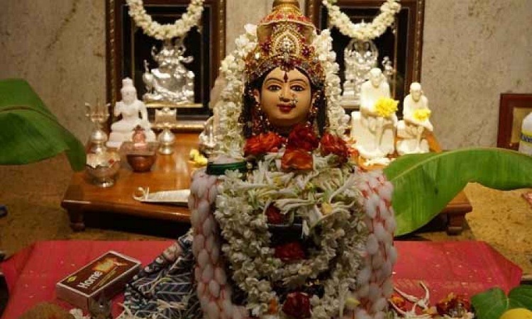 గర్భిణీ స్త్రీలు వరలక్ష్మీ వ్రతం చేసుకోవచ్చా.. పండితులు ఏం చెబుతున్నారు ?