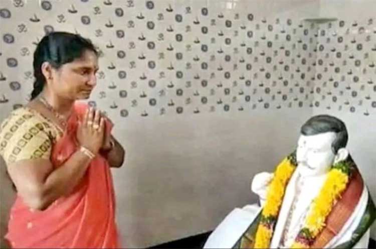 woman built temple for her dead husband and doing prayers 