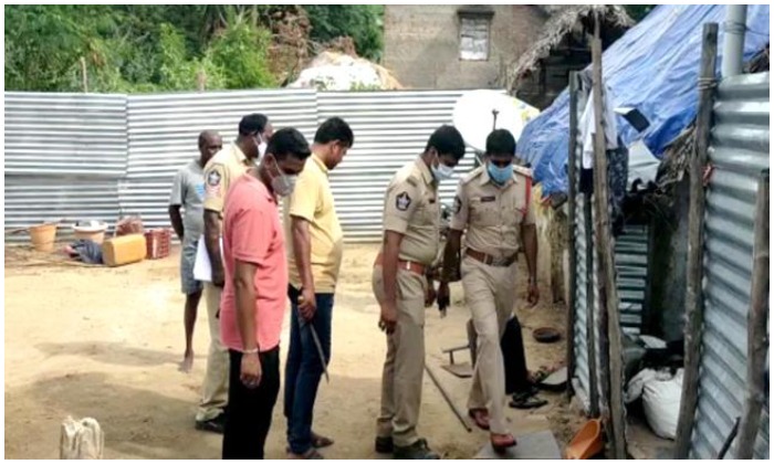దారుణం.. కుమారుడి ఆగడాలను భరించలేక కన్న కొడుకును హతమార్చిన తండ్రి..!