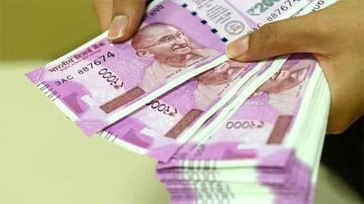 వ్య‌క్తి అకౌంట్ లో పొర‌పాటున డ‌బ్బులు వేసిన బ్యాంకు సిబ్బంది.. తిరిగిచ్చేందుకు నిరాక‌రించిన వ్య‌క్తి.. చివ‌ర‌కు ఏం జ‌రిగిందంటే..?