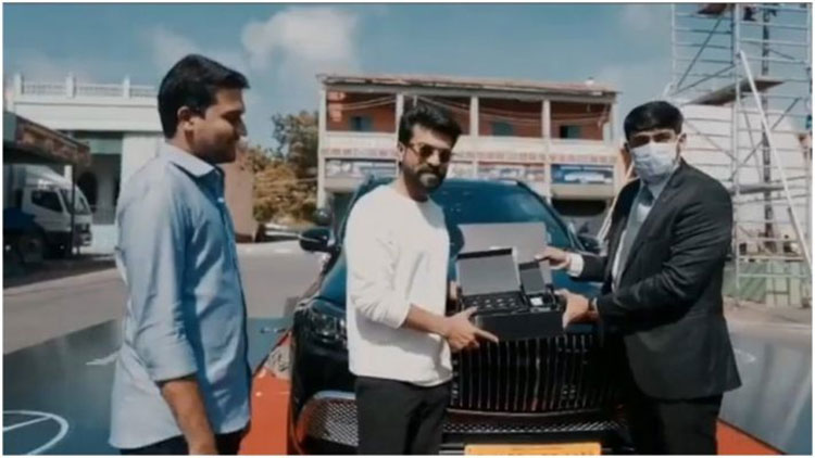 కొత్త కారును కొనుగోలు చేసిన రామ్ చ‌ర‌ణ్‌.. ధ‌ర ఎంతో తెలిస్తే షాక‌వుతారు..!