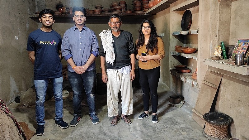 టెర్రాకోట వస్తువులను అమ్ముతూ నెలకు రూ.40వేలు సంపాదిస్తున్న కార్మికులు.. అంతా ఆ ఇద్దరి చలవే..!!