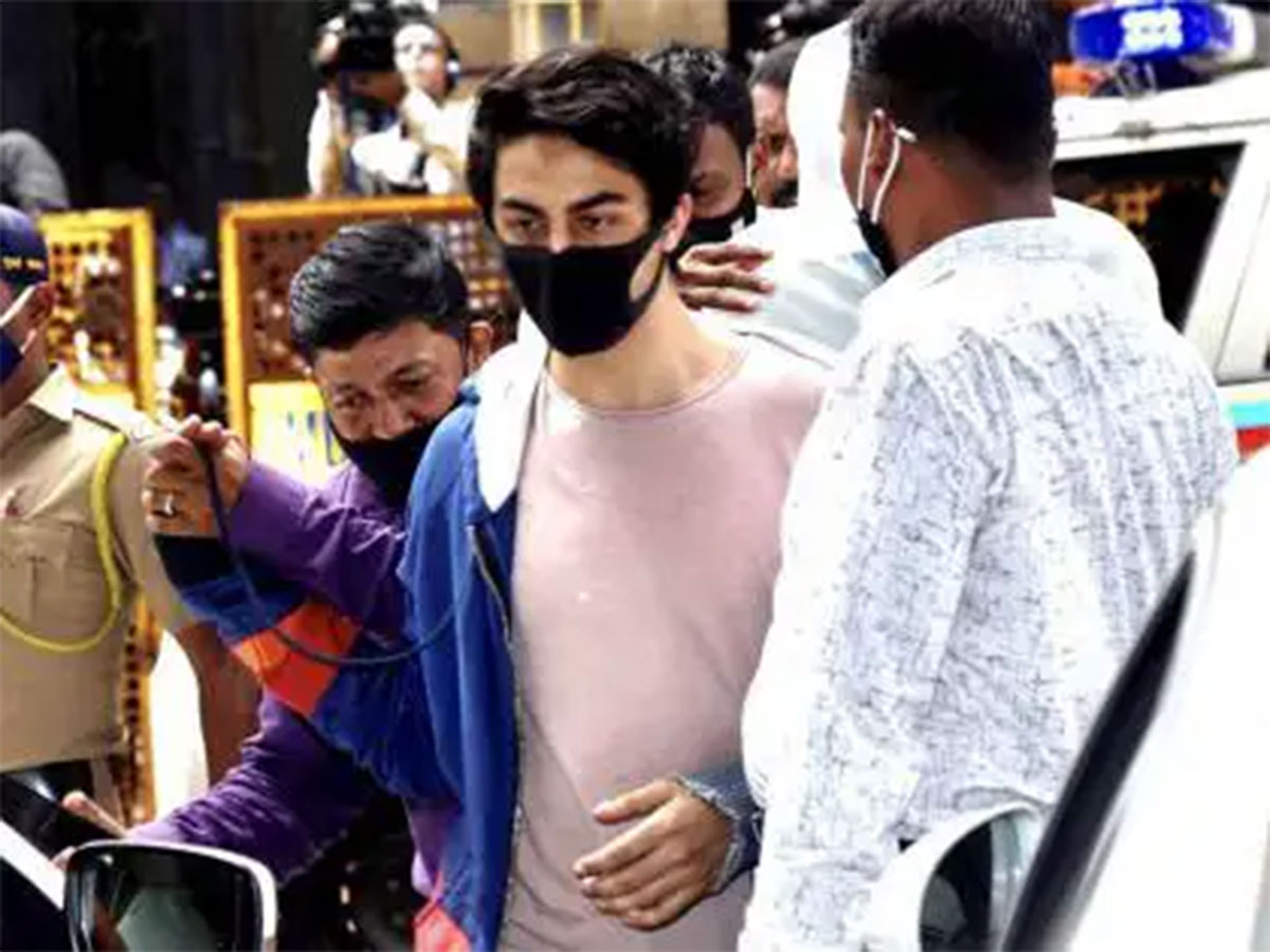 Fact Check ncb official slapped aryan khan is it true 