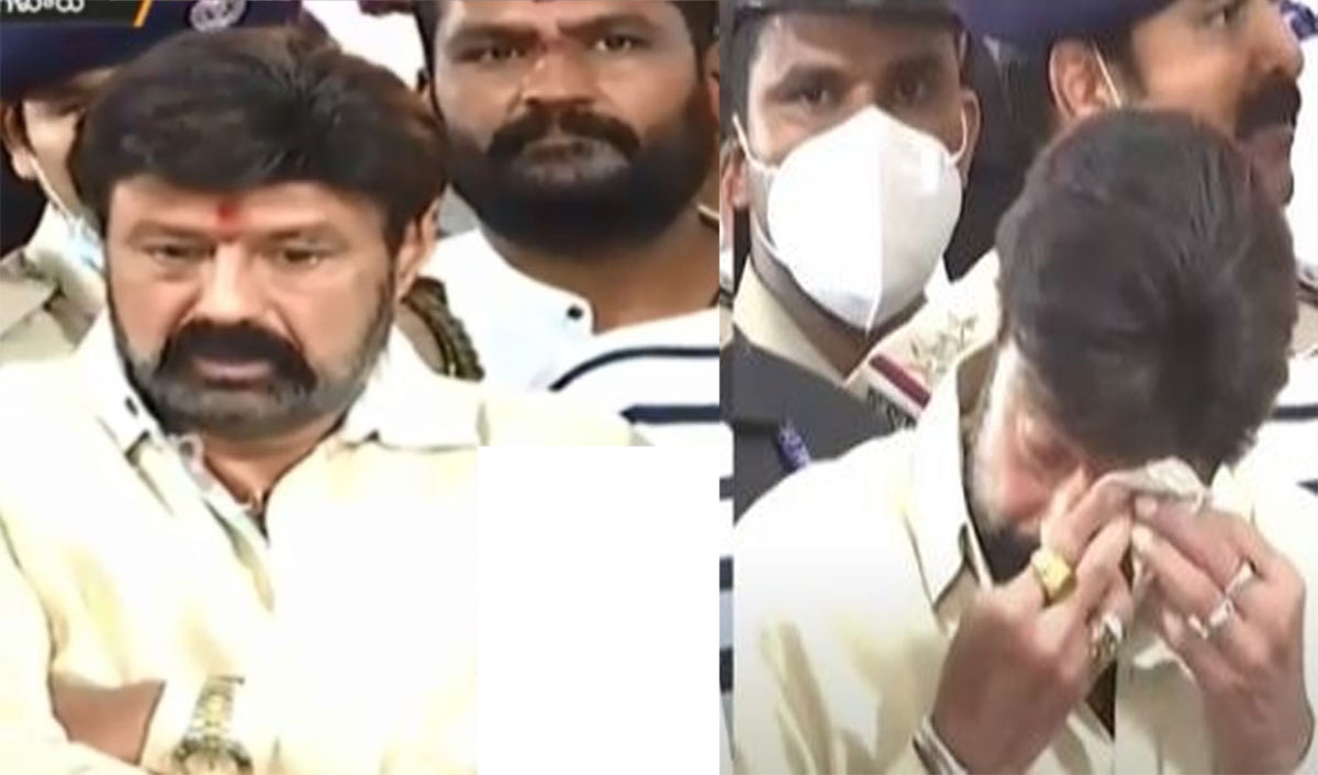Balakrishna cried while seeing puneeth rajkumar body 
