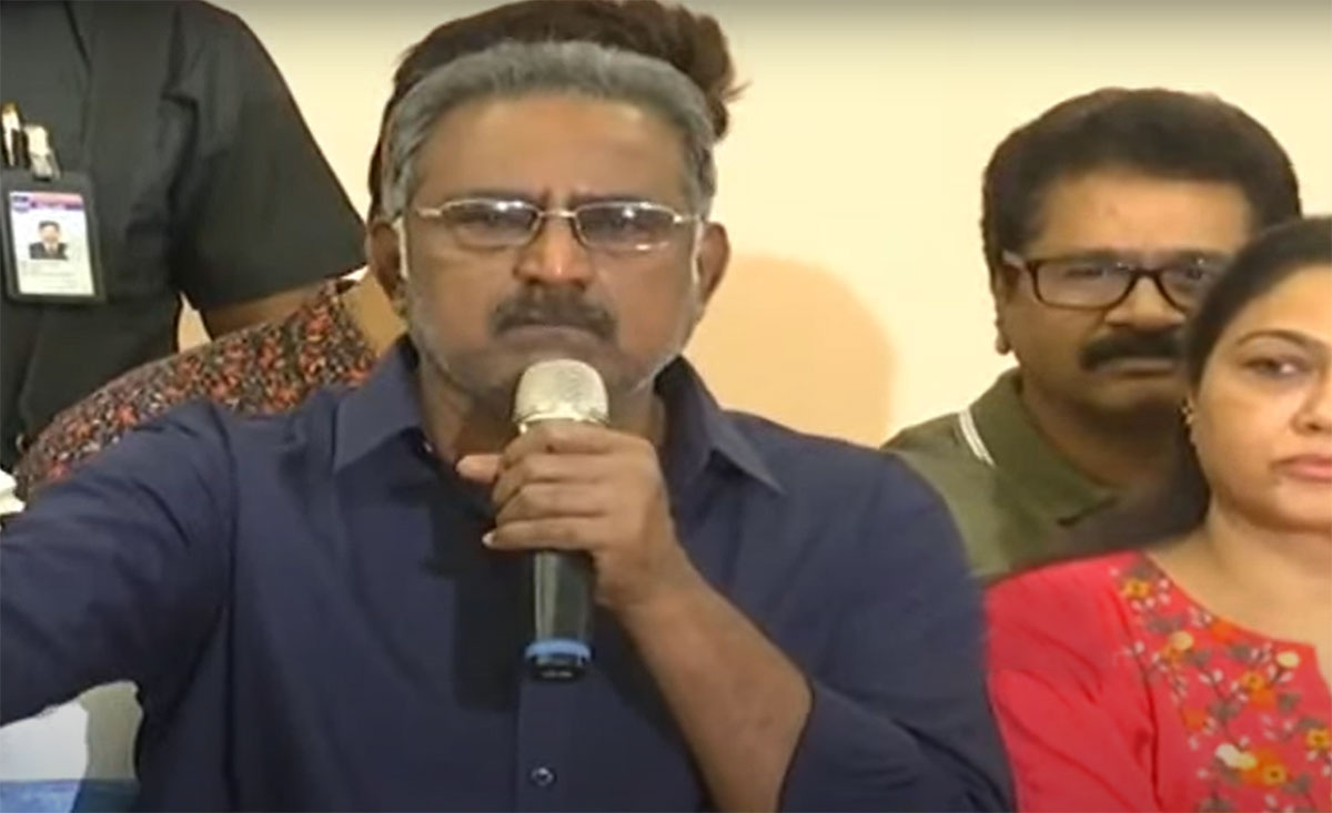 Maa benerjess cried in front of media 