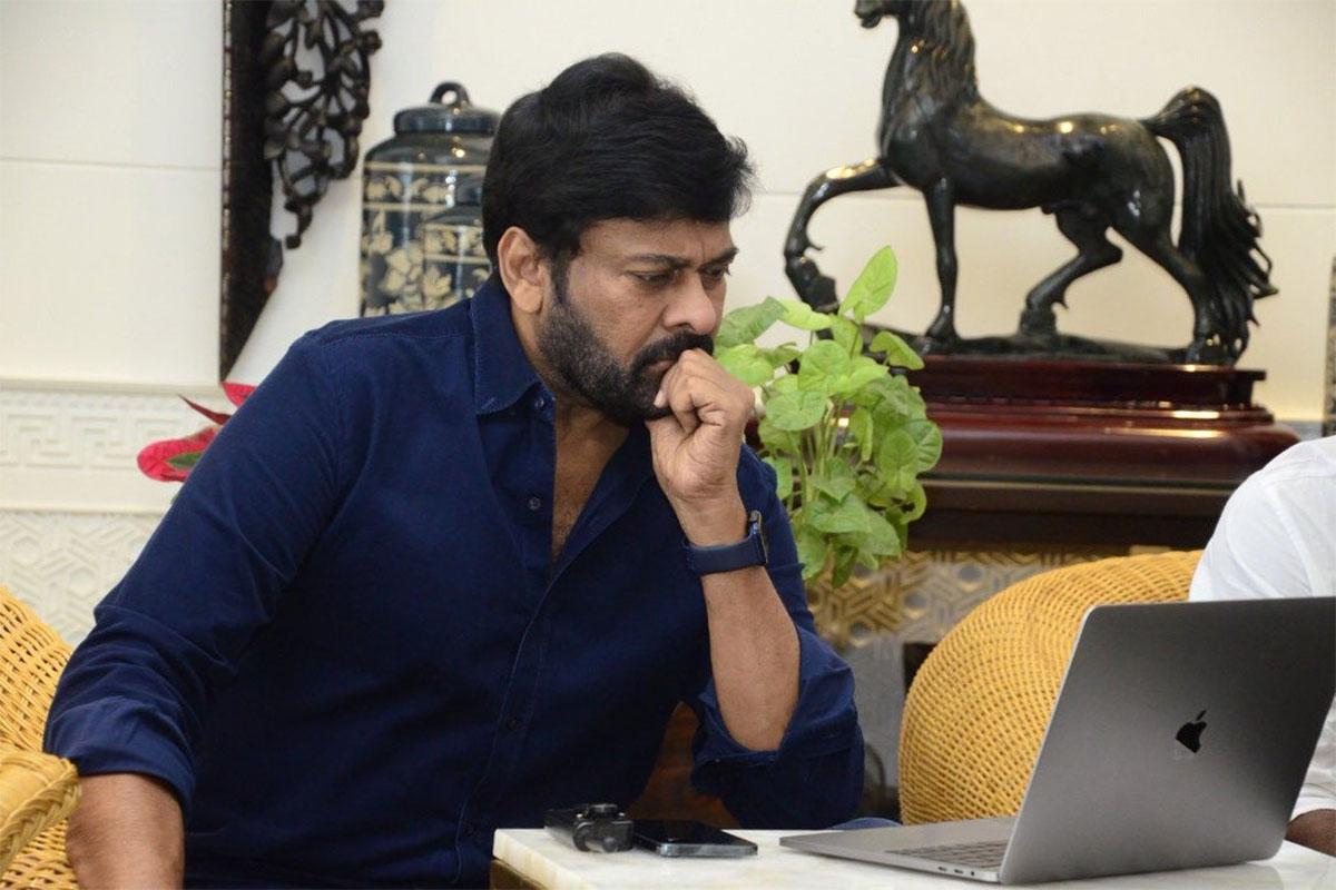 Chiranjeevi appeared with bandage how he got wounds 