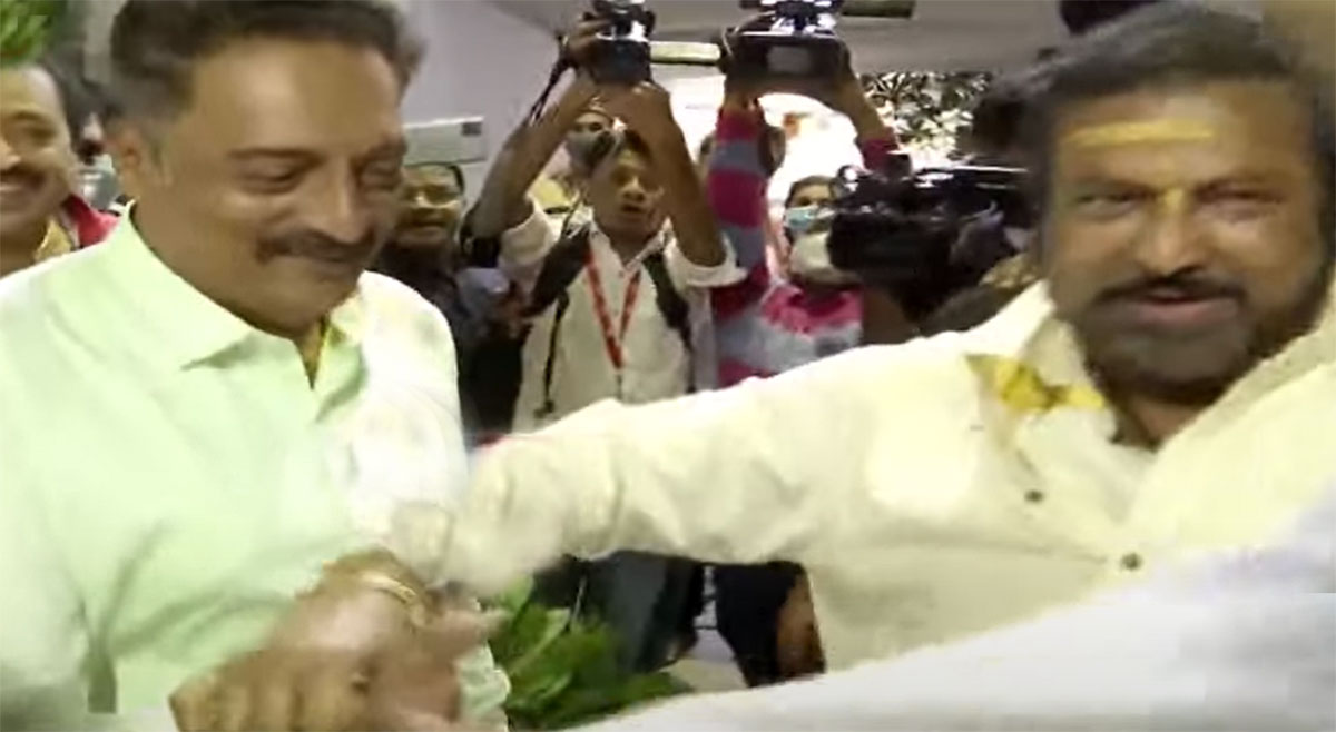 Maa Elections prakash raj and manchu vishnu hug during voting 