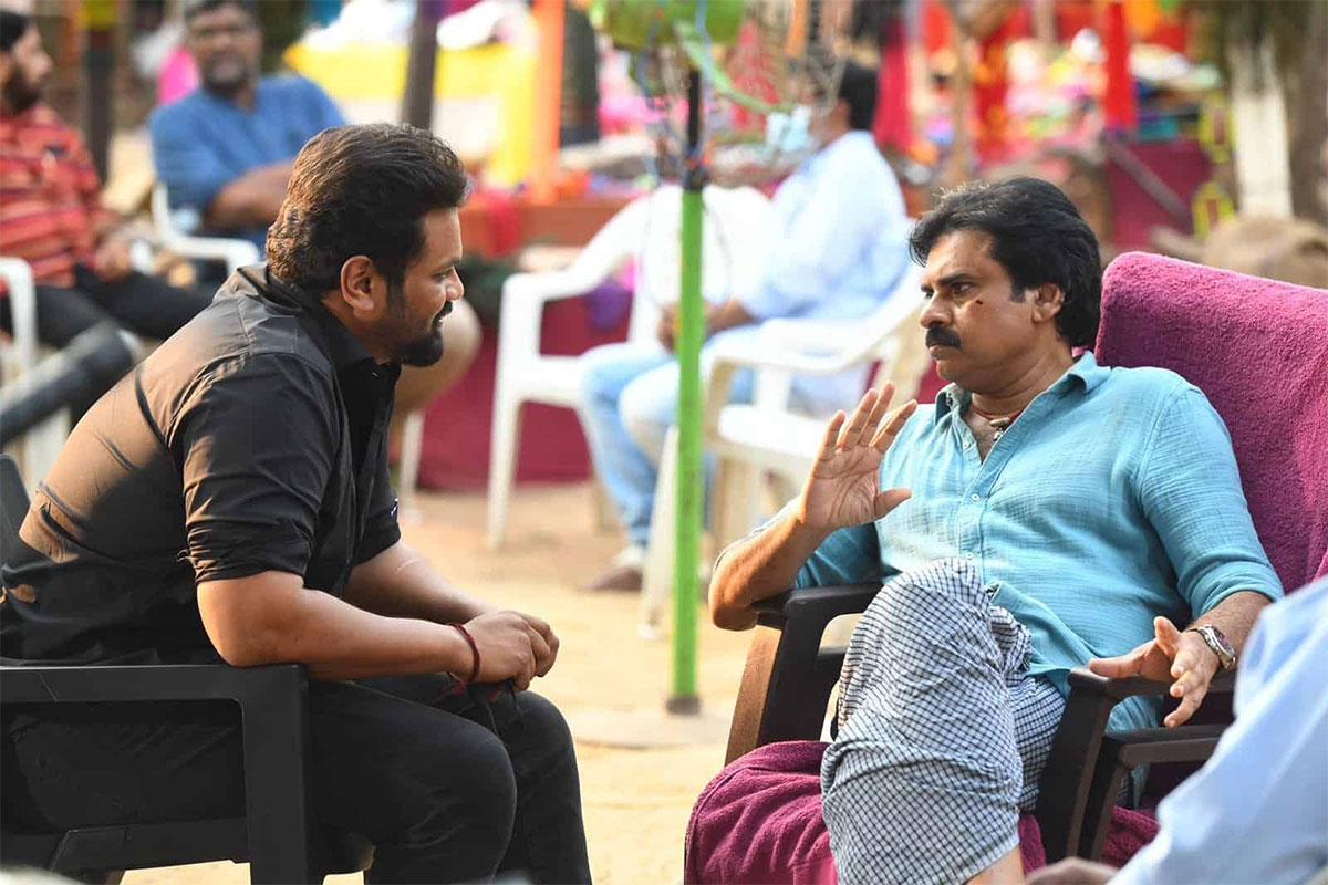 Manchu Manoj met pawan kalyan on bhimla nayak set 
