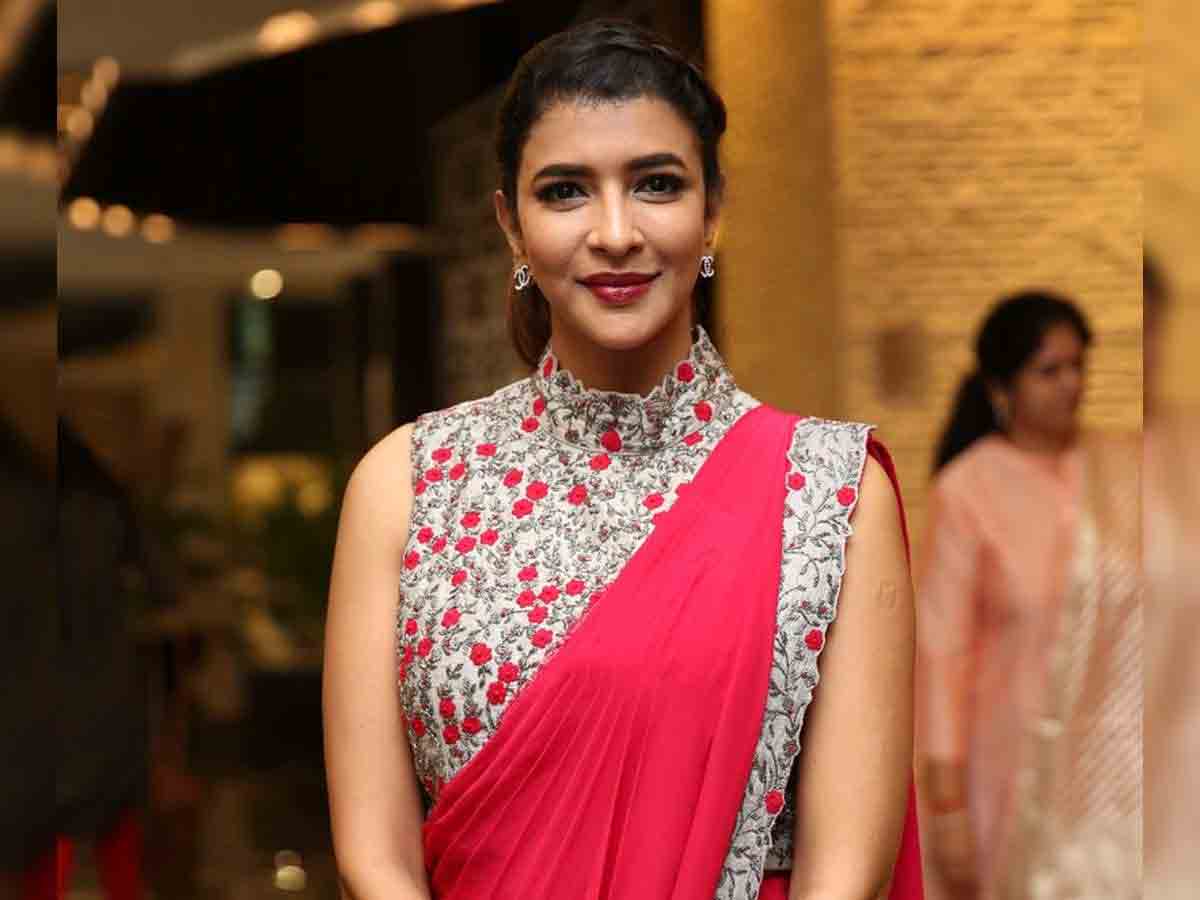 netizen angry on Manchu Lakshmi over her tweet on punith rajkumar 