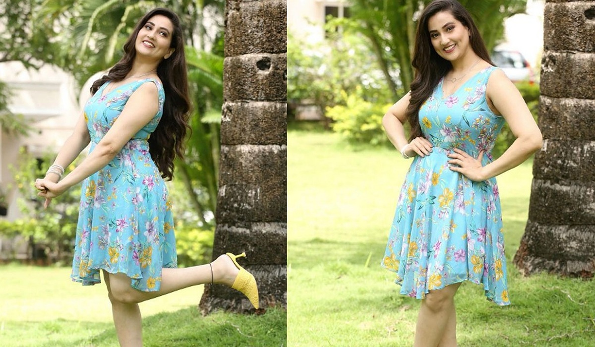 Anchor Manjusha latest photos going viral in social media 