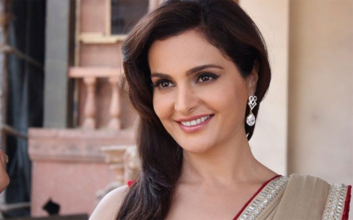 do you know the actress who cleaned toilets in love 