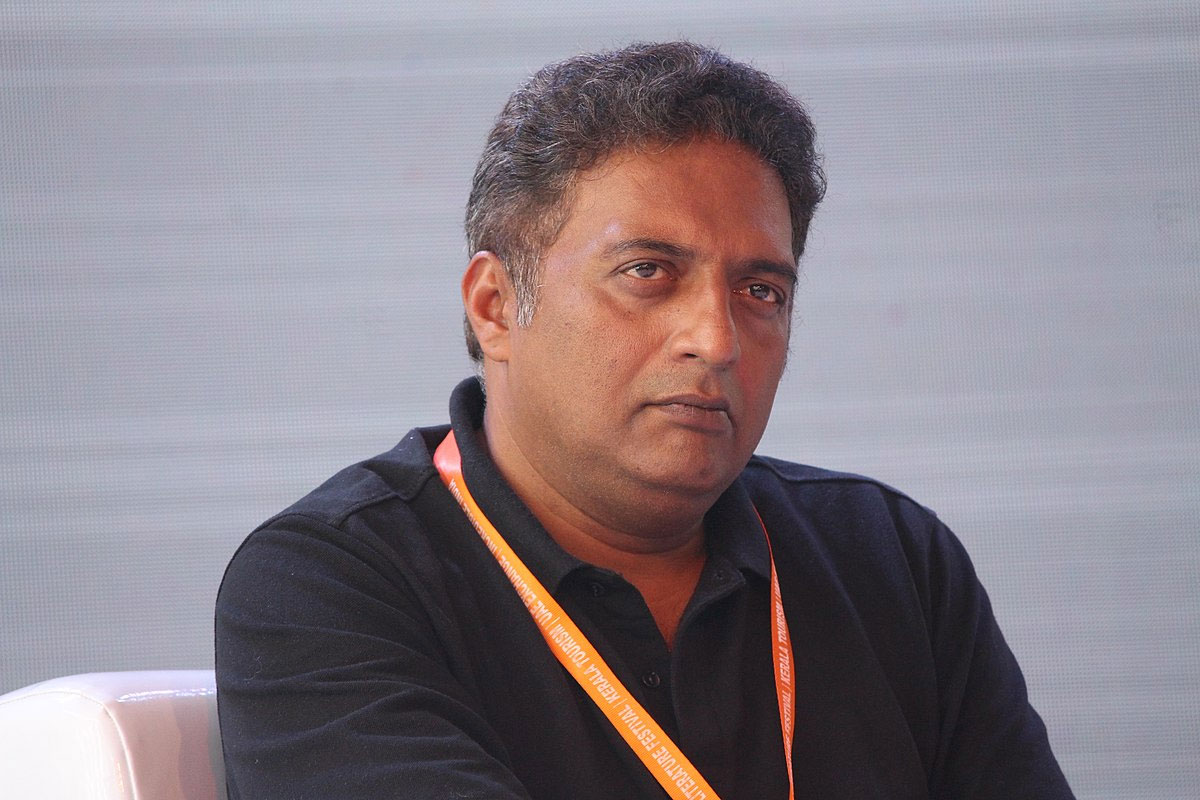 Prakash Raj given duplex houses to his assistants 