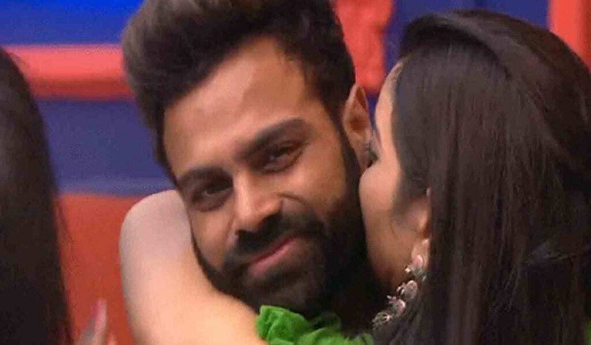 Bigg Boss 5  ani master interrupted sriram and pinky 