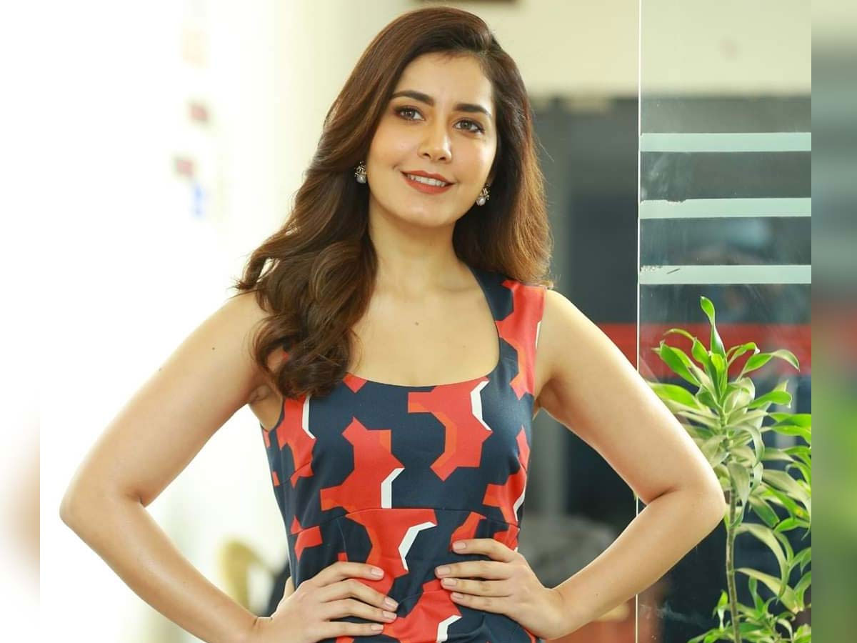 Rashi Khanna given reply to netizen who asked about her boy friend 