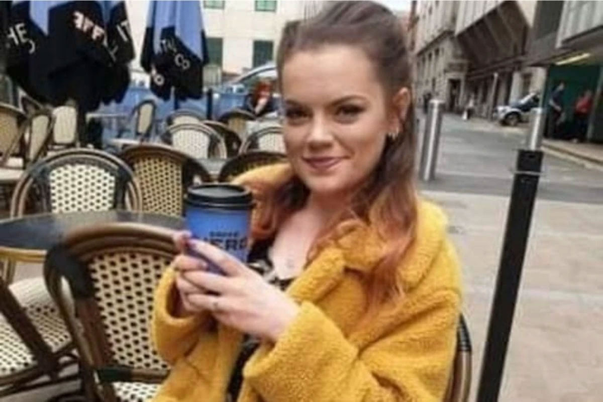 Viral News this girl suffering from rare disease vomits 30 times a day 