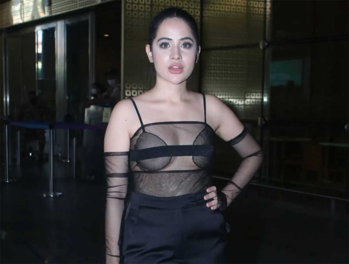 Urfi Javed yet again in news netizen troll her 