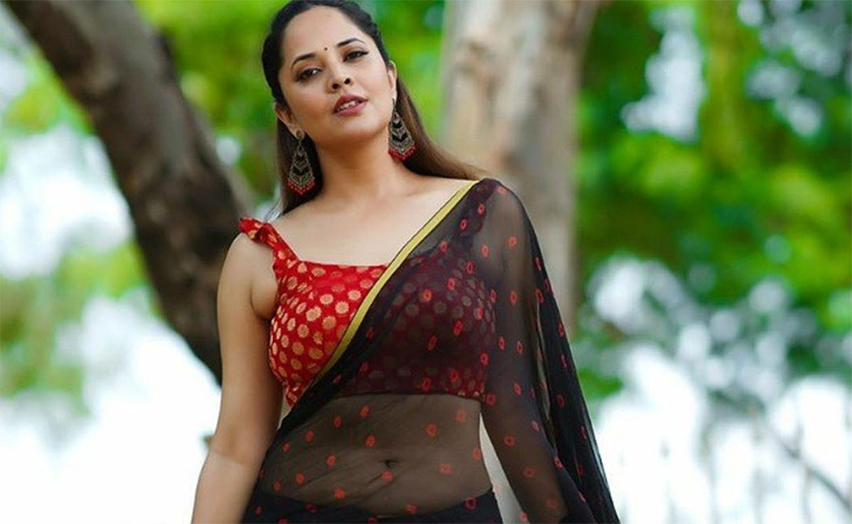 Anasuya said she will be ready to appear in bald head for movies 
