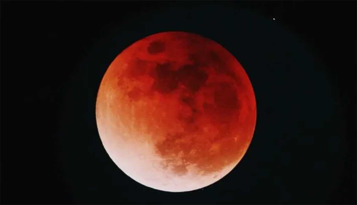 Horoscope because of lunar eclipse these zodiac signs will effect 