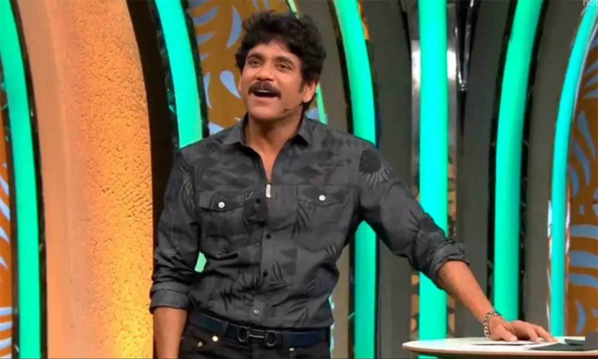 Bigg Boss 5 nagarjuna not doing but siri mother done 