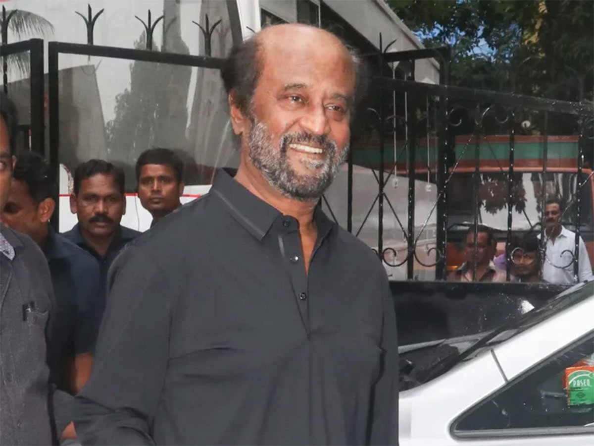 Rajnikath discharged from hospital fans happy 