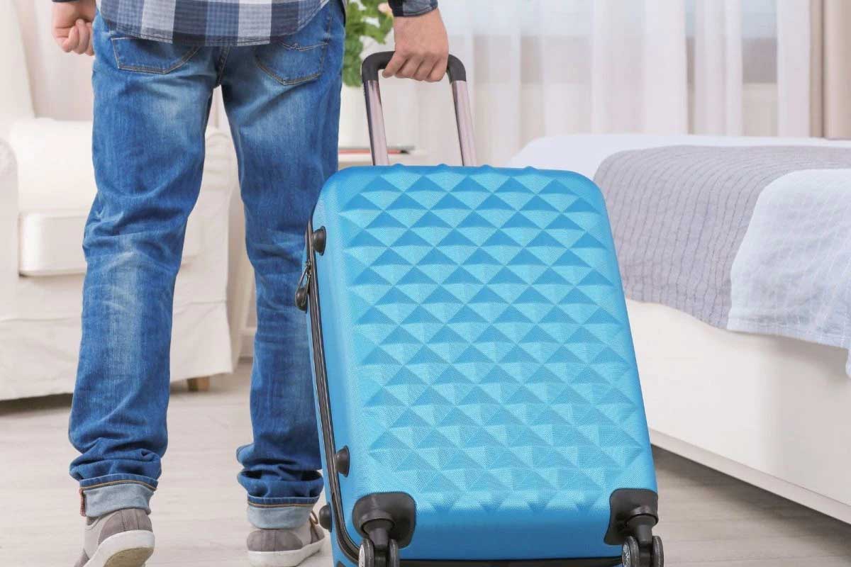 man flee without paying resort bill of rs 3.20 lakhs in bengaluru 
