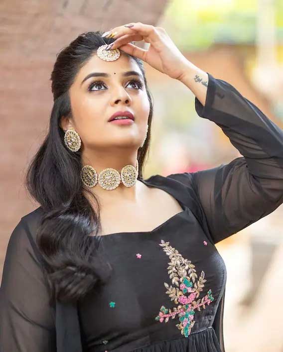 Sreemukhi latest stunning black dress photos 