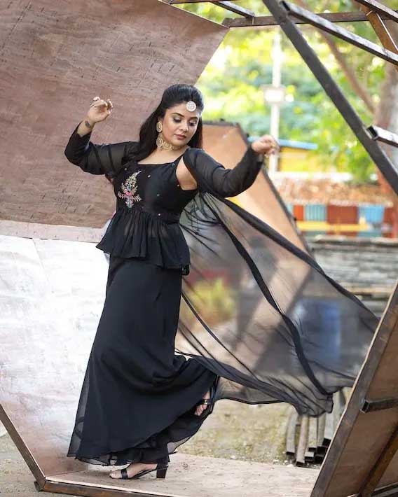 Sreemukhi latest stunning black dress photos 