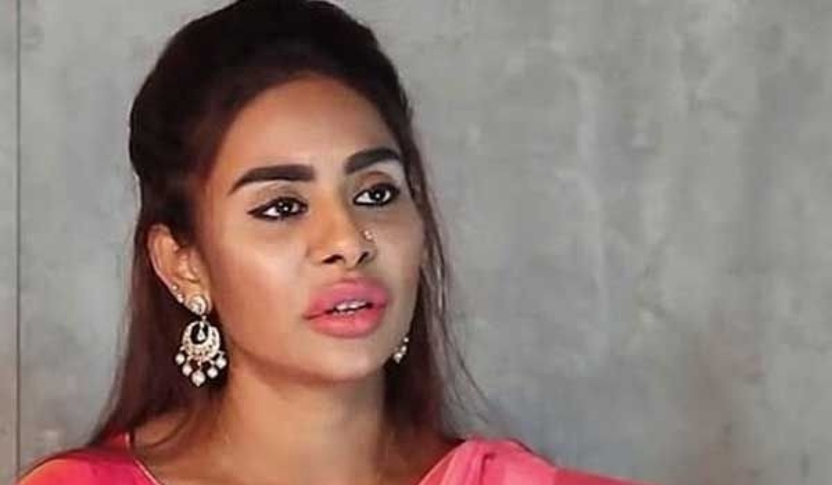 Sri Reddy shocking answer to netizen who asked about her marriage 