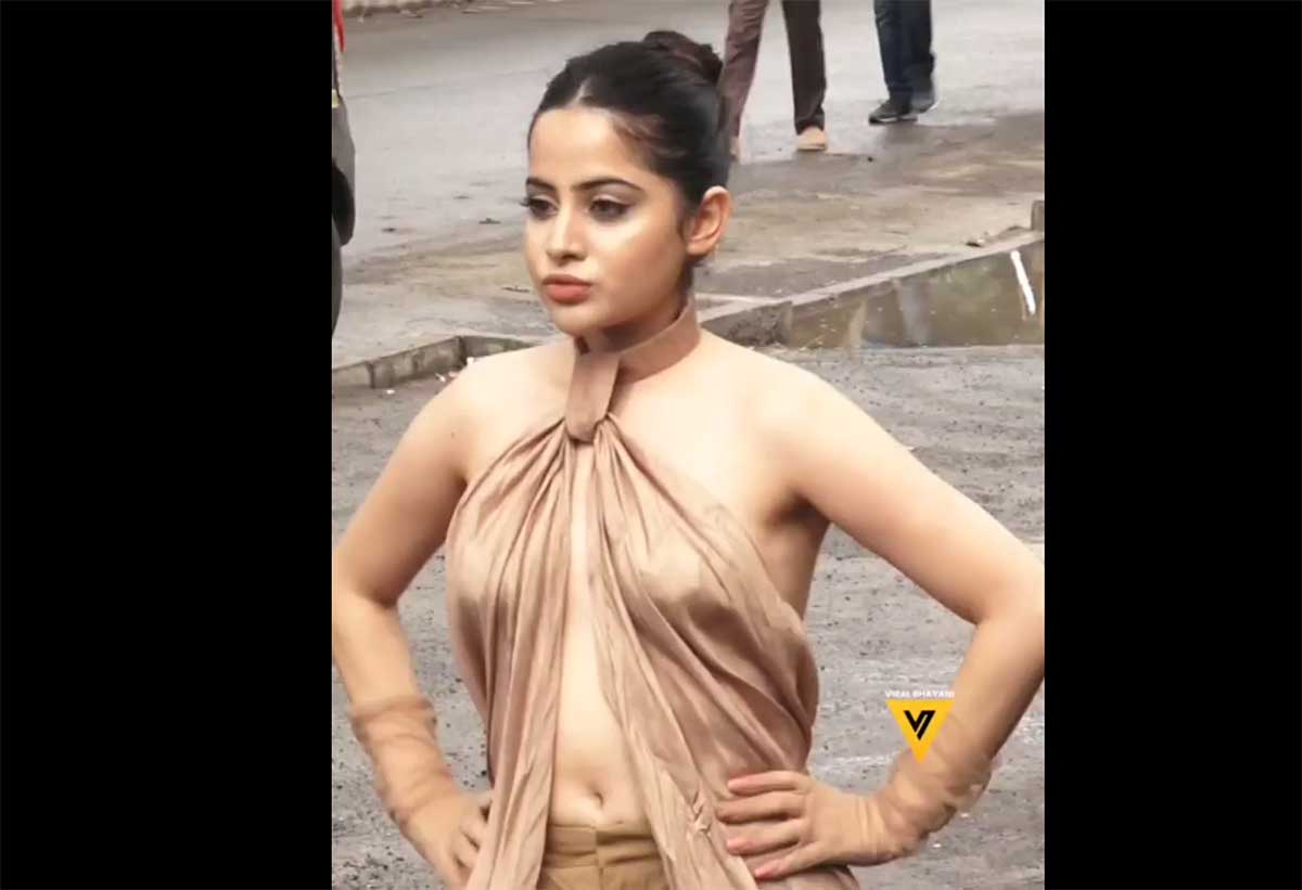 Urfi Javed again in news this time her new dress video trending 