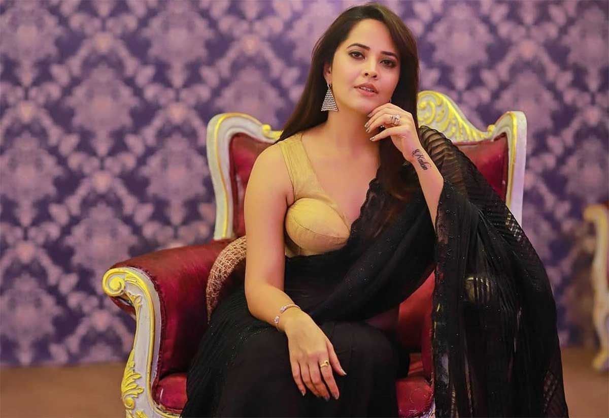 Anasuya angry on those youtube channels who said she has gain weight 
