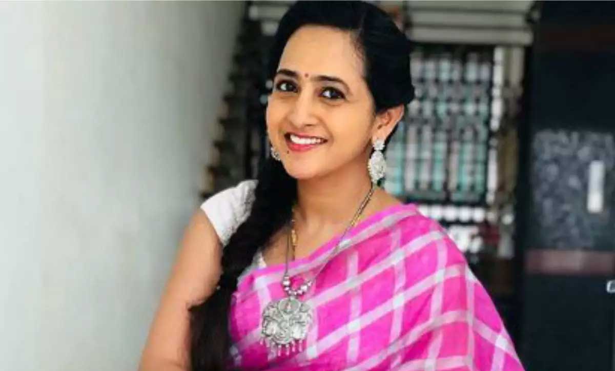 Anchor Lasya sensational comments on anchors 