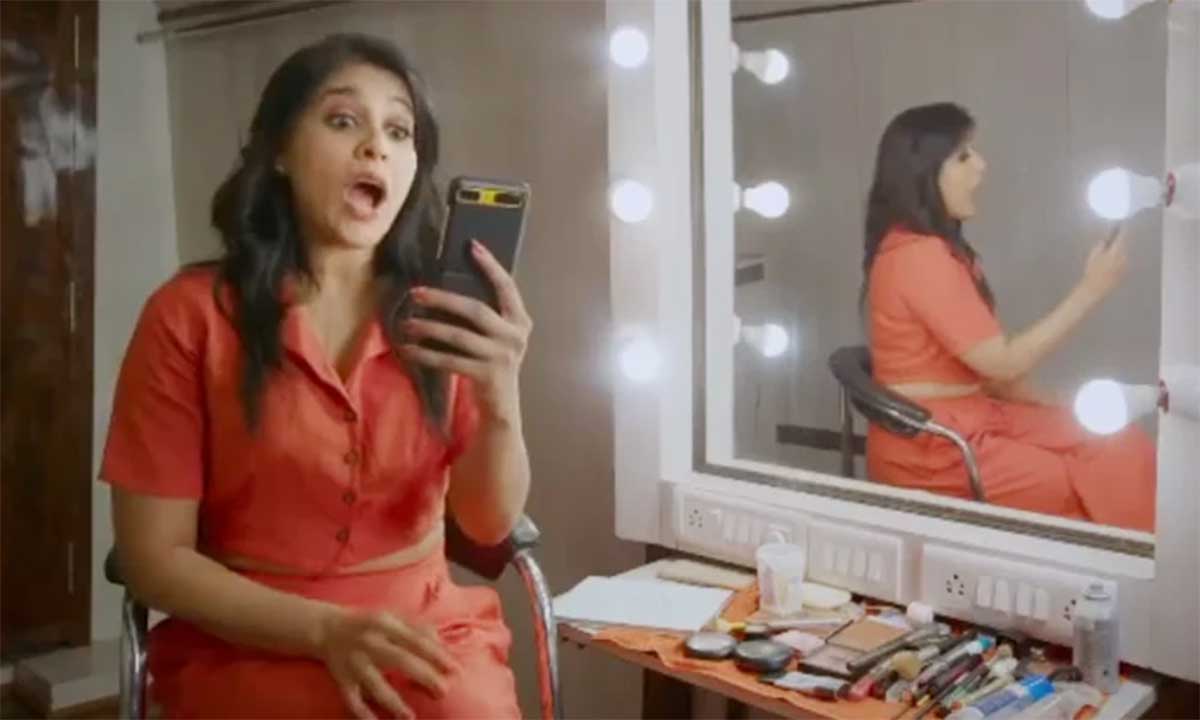 Rashmi Gautam  enjoying in party with her friends 