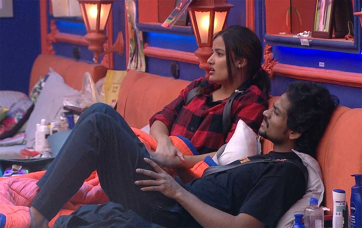 Bigg Boss 5 siri angry on sunny 