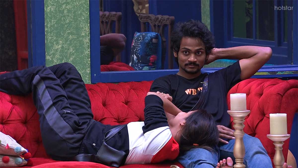 Bigg Boss 5 shanmukh and siri do not stop hugging