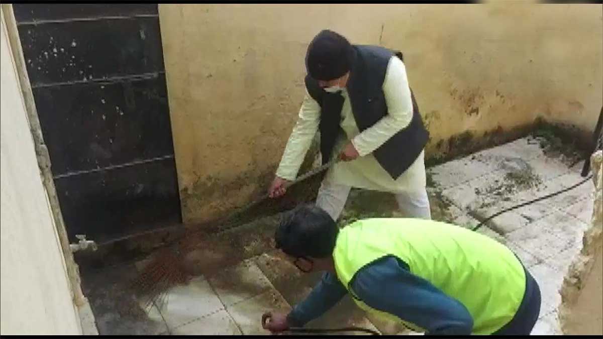 Pradhuman Singh Tomar cleaned toilets in government school 