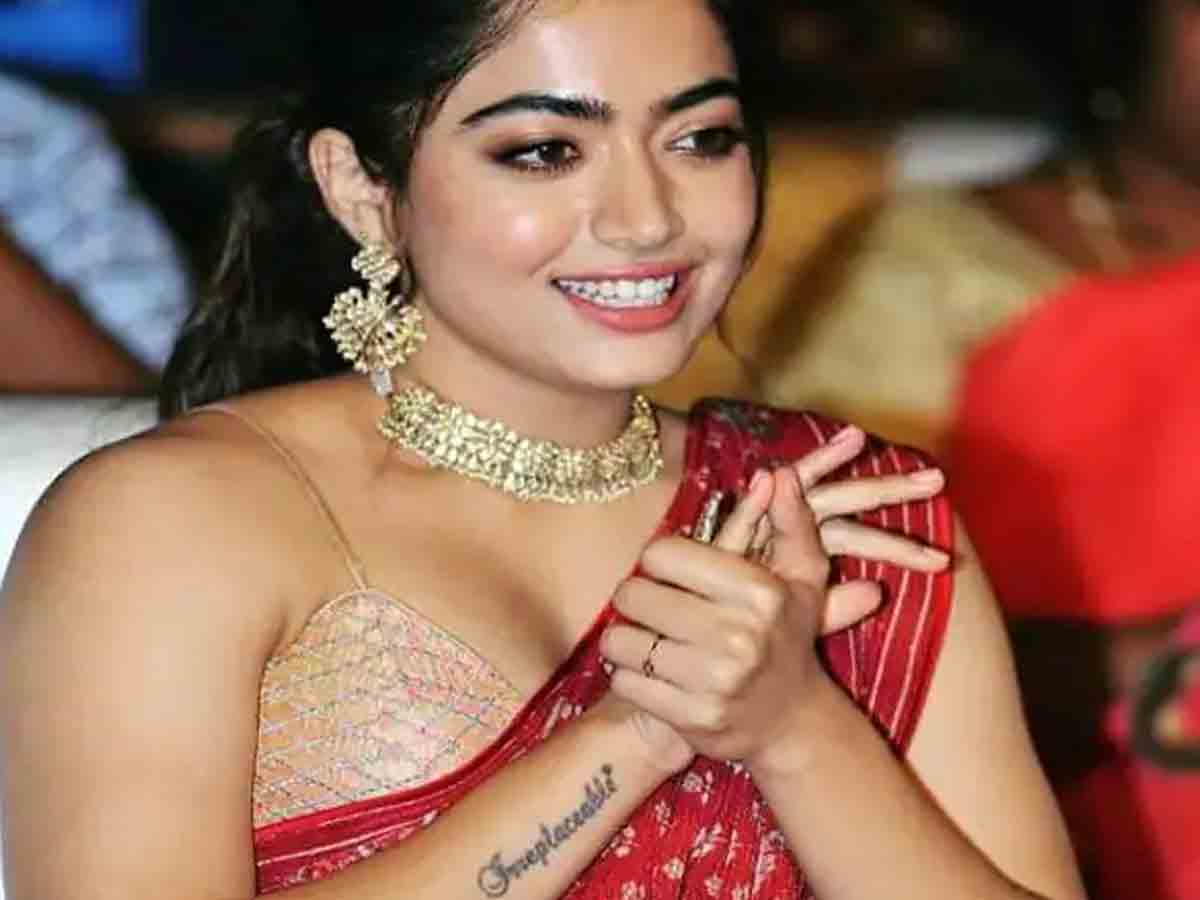 Rashmika befitting reply to a netizen who told her that she is not a good actor 