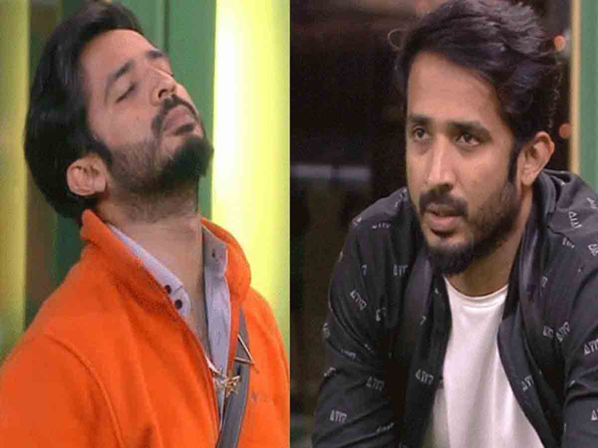 Ravi gone to police statin and complained 