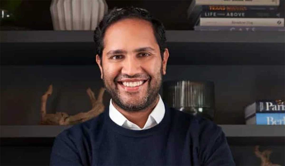 ceo fired 900 employees with one single zoom video call 