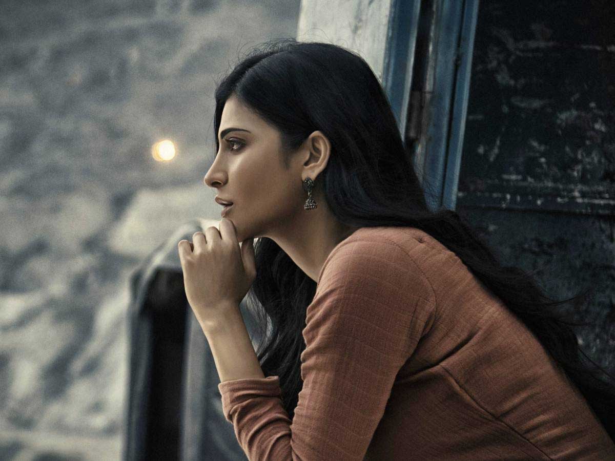 Shruti Haasan as aadya in salaar movie first look launched 